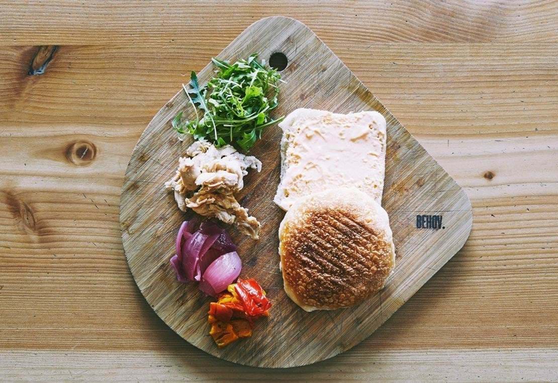 C1def676 5Fe9 11E8 87B4 0A586460ce4e Kylling