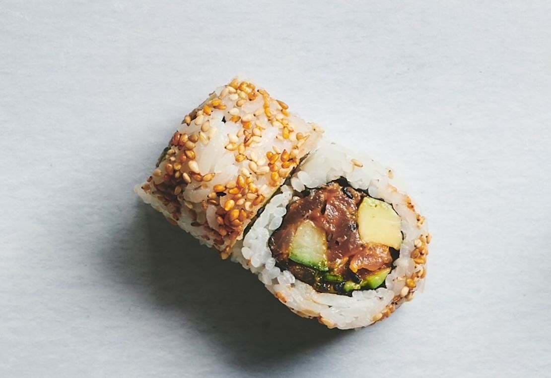 5552055C 14A0 11Eb 947D A6cfbc46daec Uromaki