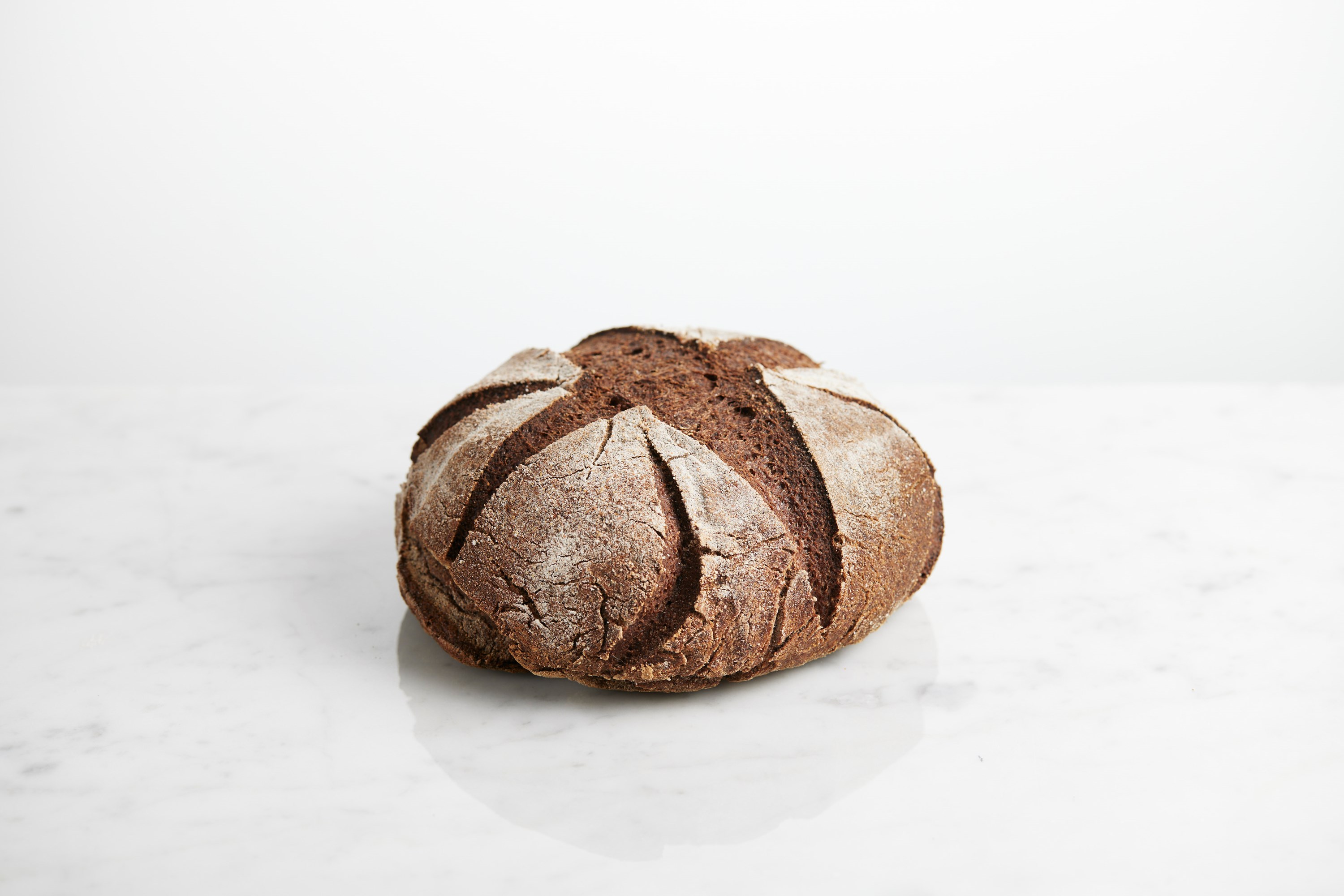 H.U.G. Mørkt Bondebrød 01