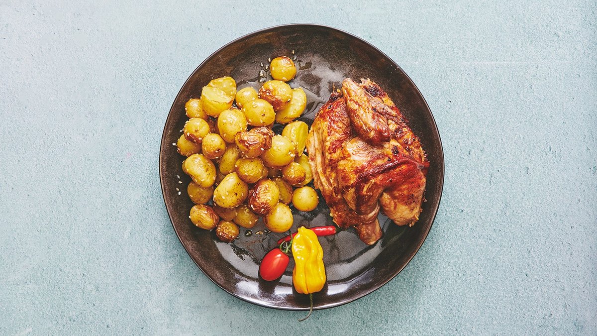 289E889c B020 11Ec Aae5 Ba08745a6ad9 Halv Kylling Med Kartoffler