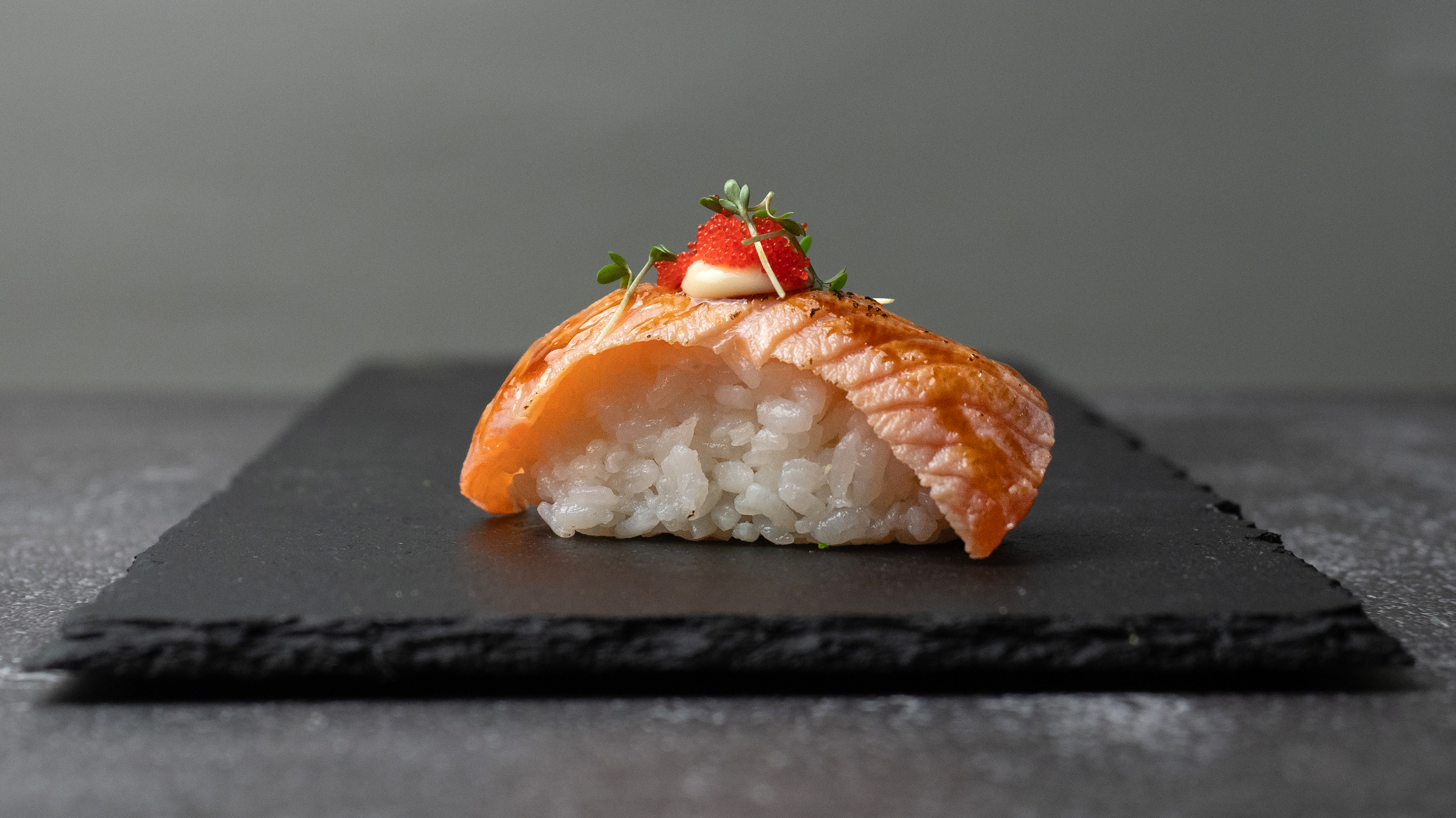 Nigiri Laks Flamberet