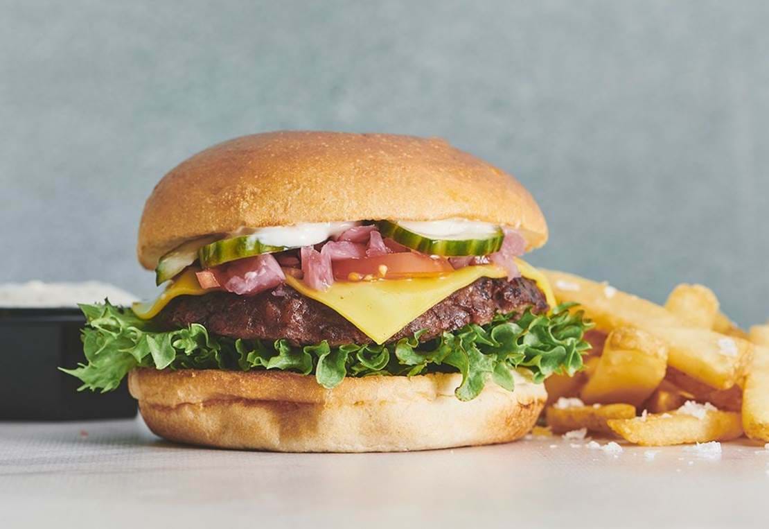 A4f1a7e6 C346 11Ed 8A51 B2b82ea0fa2a Vegansk Cheese Burger