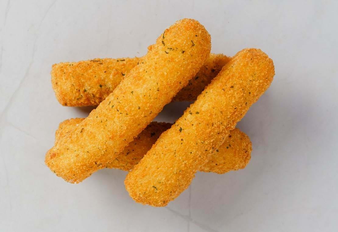 0ce95e1e-c99c-11ee-ab74-4eac65e96657_mozzarella_sticks_4_stk.jpg