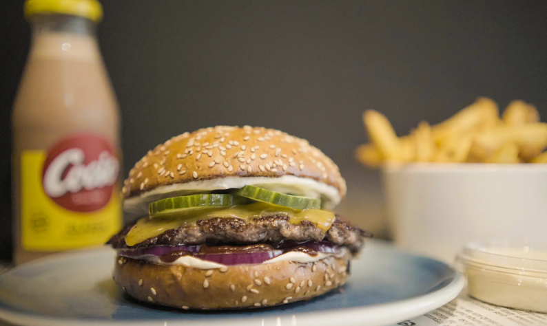 Lillebror Cheeseburger Menu