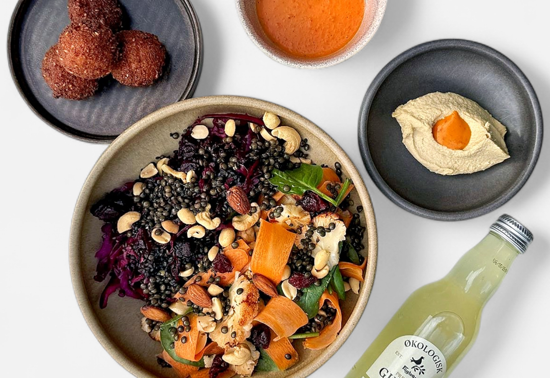 68Dd1b2d0edc84693653efa3