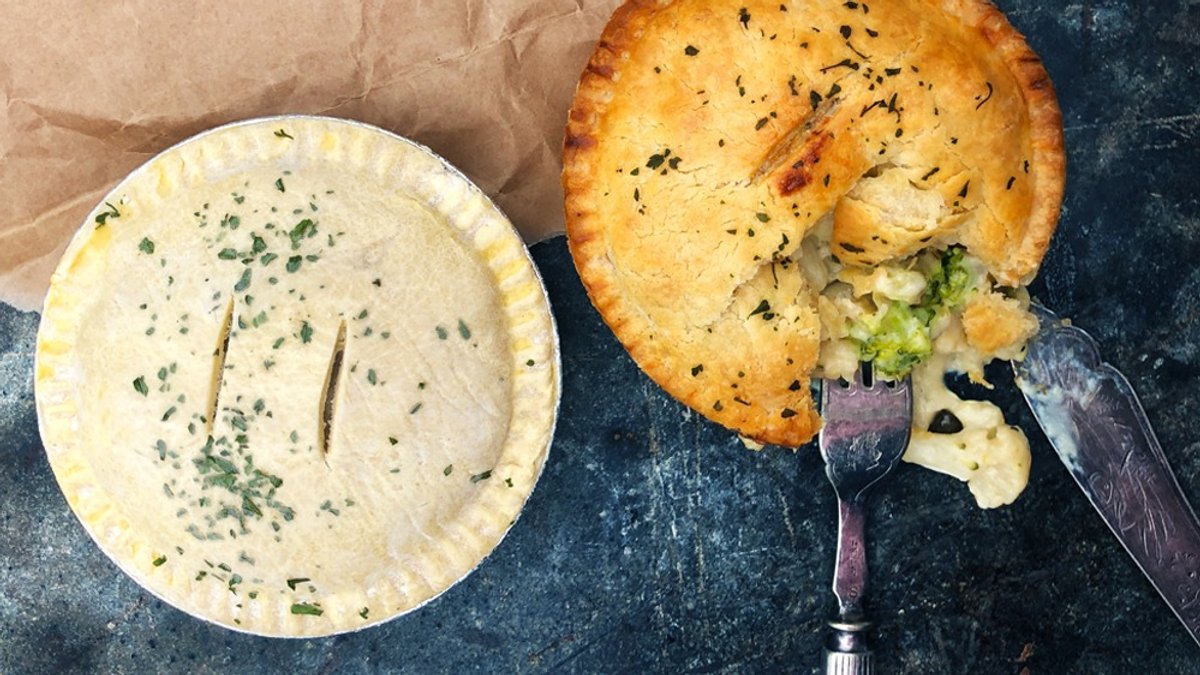 Ca375688 Ad98 11Eb A62d F28101bc46d7 1000X563 Menuphoto Apc Takebake 3Cheesebroccoli