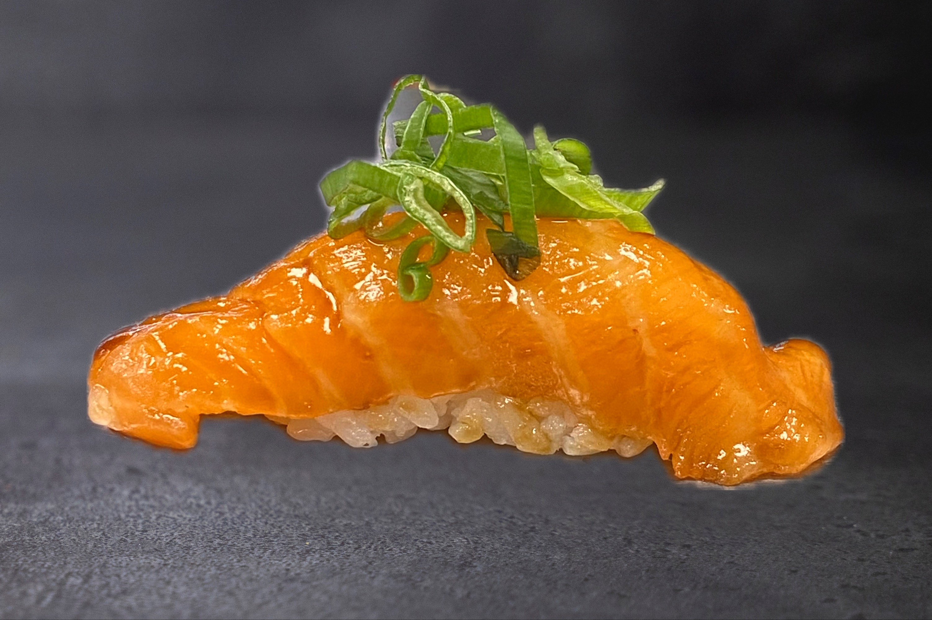 Nigirir Laks, Teriyaki Og Forårsløg Compressed