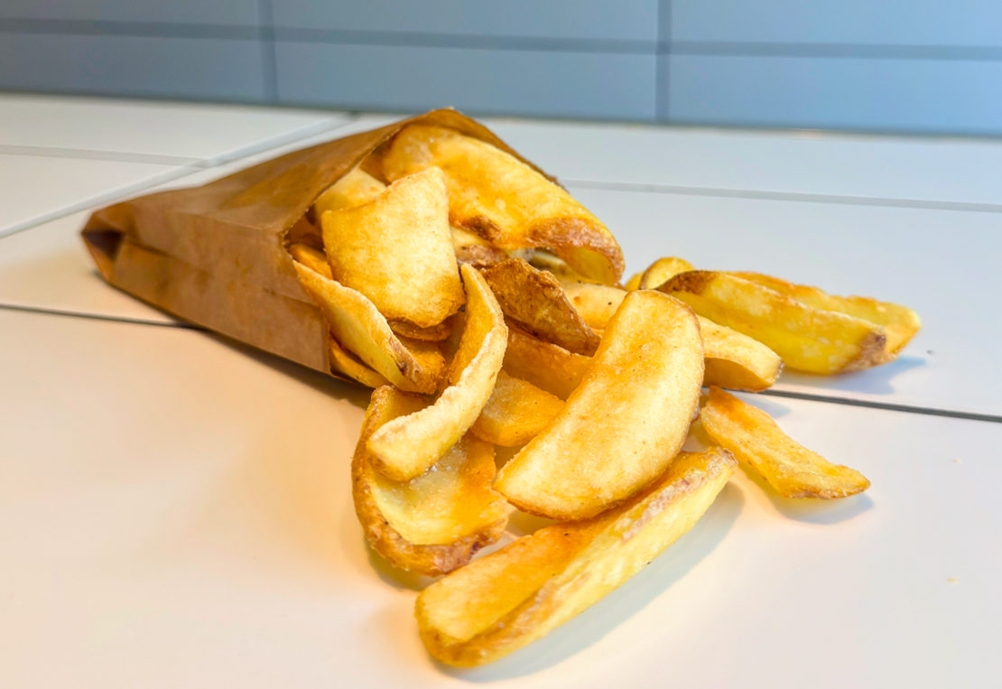 Mogges Frier Sideview Full