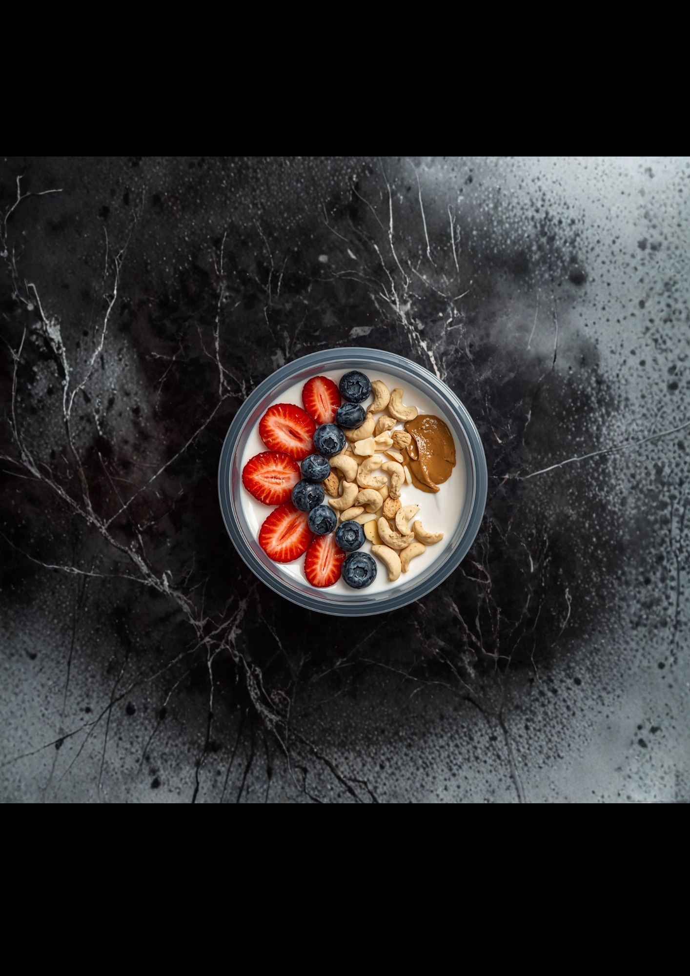 Strawberry & Skyr Bowl