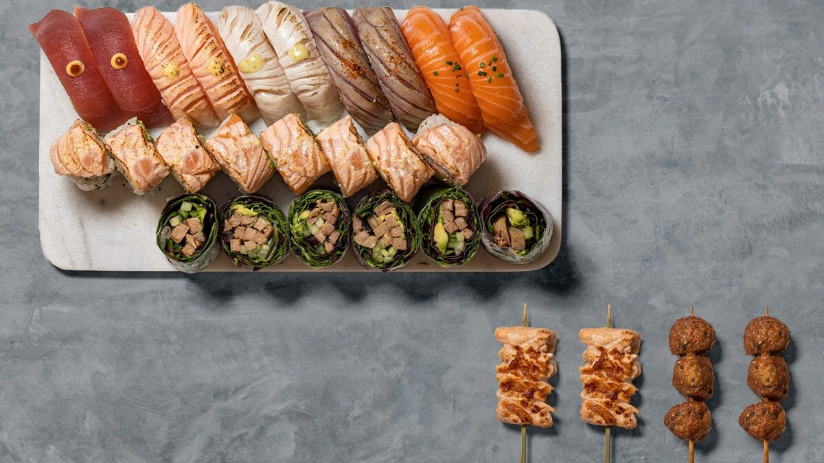 17A6083e 6780 11Ea 9E53 0A586474db37 Menu Delux 2 Sticks