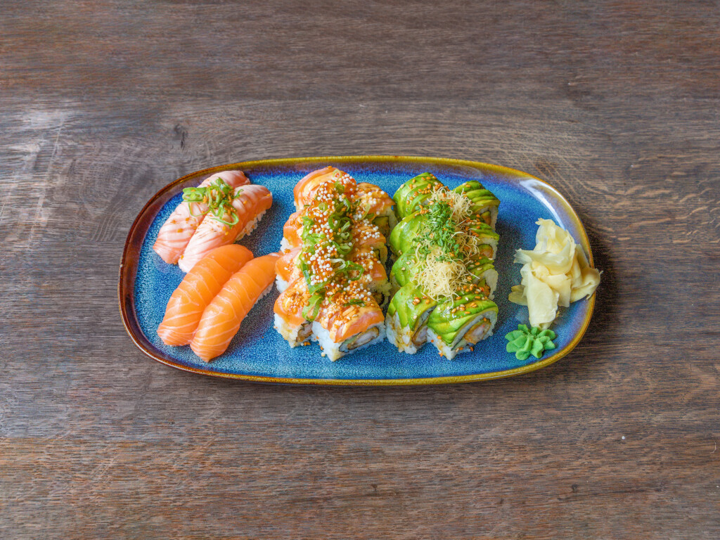 9839276 Itacho Sushiwok Amager Food Amager Box 4X3