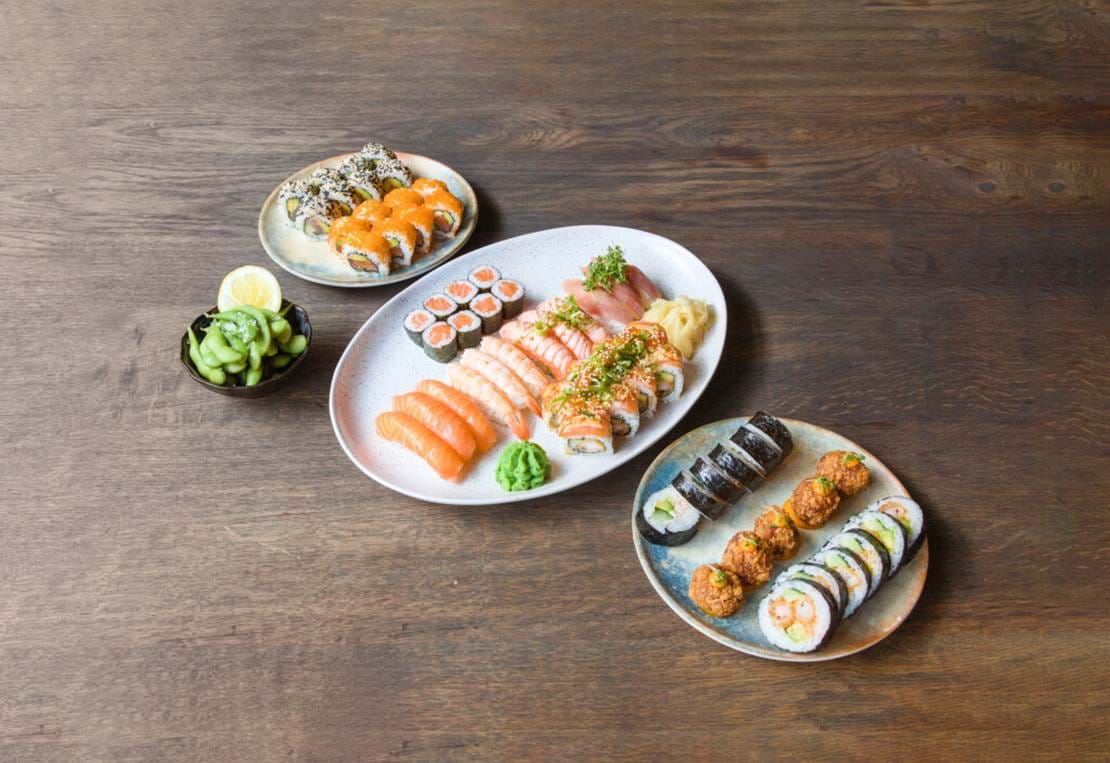 9839276 Itacho Sushiwok Amager Food Family Pakke Menu 4X3