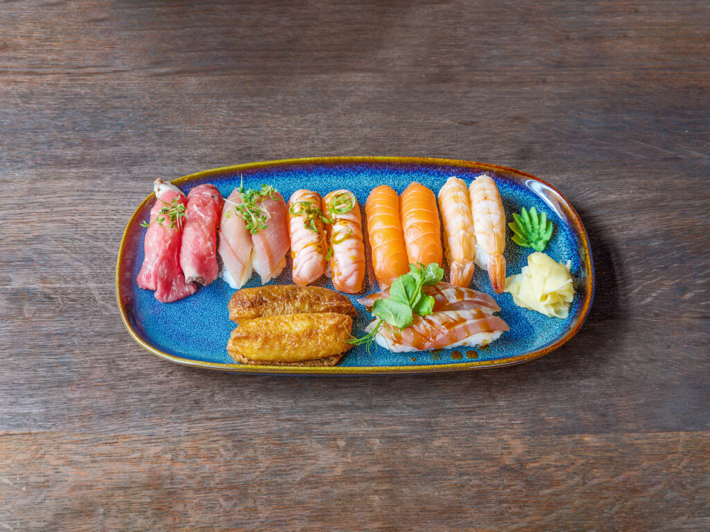 9839276 Itacho Sushiwok Amager Food Nigiri Menu 4X3